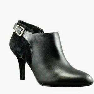Essex Lane Jasmine Bootie. New w/ Box. Discounted Shipping!